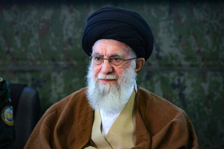 Protestene i Iran, dag 22: Det islamske regime smuldrer opp fra innsiden