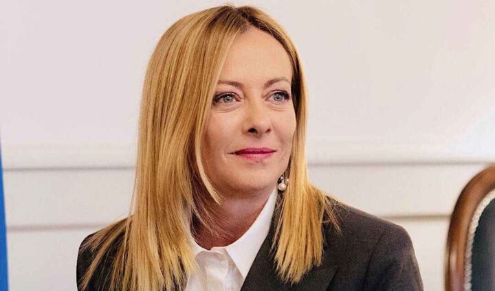 Meloni: – Selv­forsvar mot hybridkrig er legitimt