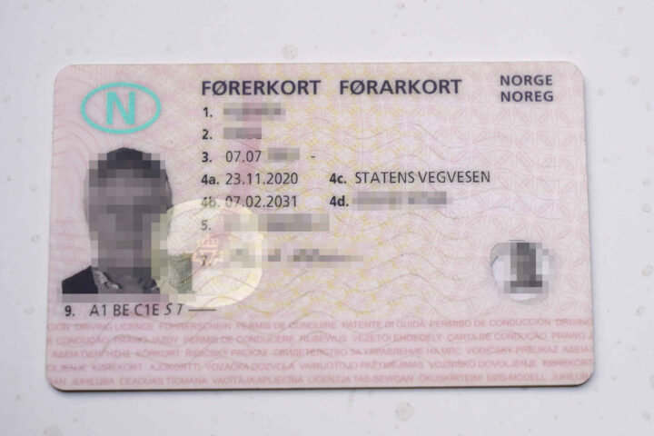 Førerkort i Norge – noen får det gratis, mens andre må betale dyrt