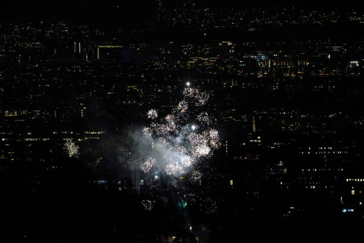 Telefonstorm til politiet om uvettig bruk av fyrverkeri: – Spesielt i sentrum