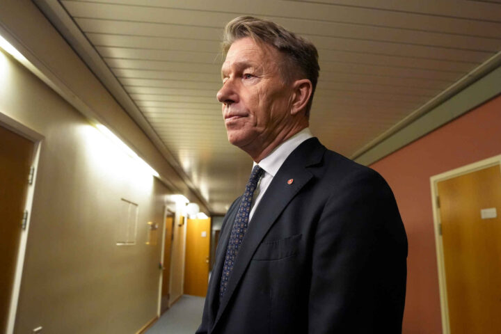 Aasland utfordrer Stortinget, nekter å bøye seg for flertallet