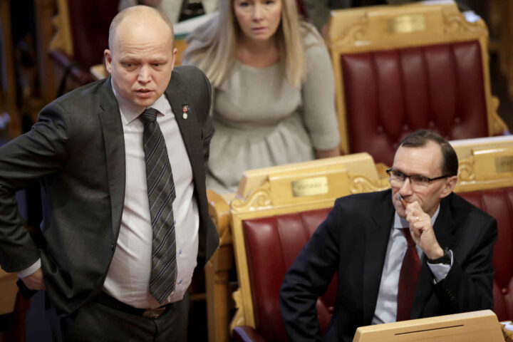 Barth Eide åpner døren for EU – Vedum smeller den igjen