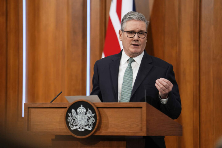 Starmer søker ikke konfrontasjon, til medienes skuffelse