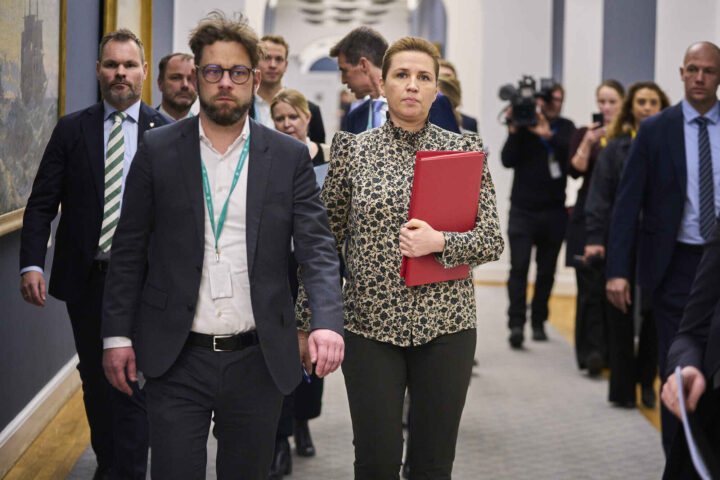 Lars Løkke: Vi holder oss til avtalene