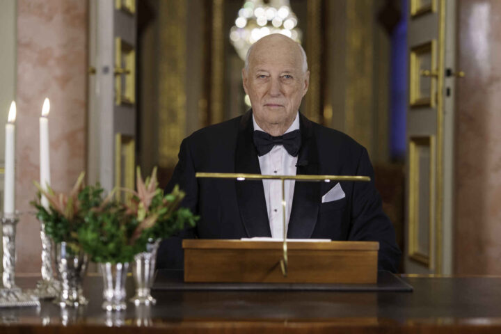 Kongens klamme klem til «hverdags-demokratiet»