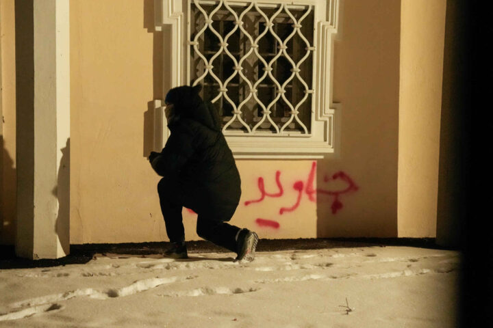 Eksiliranere tok seg inn på Irans ambassade i Oslo – heiste det gamle flagget