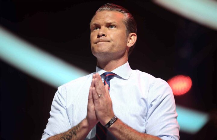 Pete Hegseth stelte i stand historiens første jule&shy;andakt i Pentagon