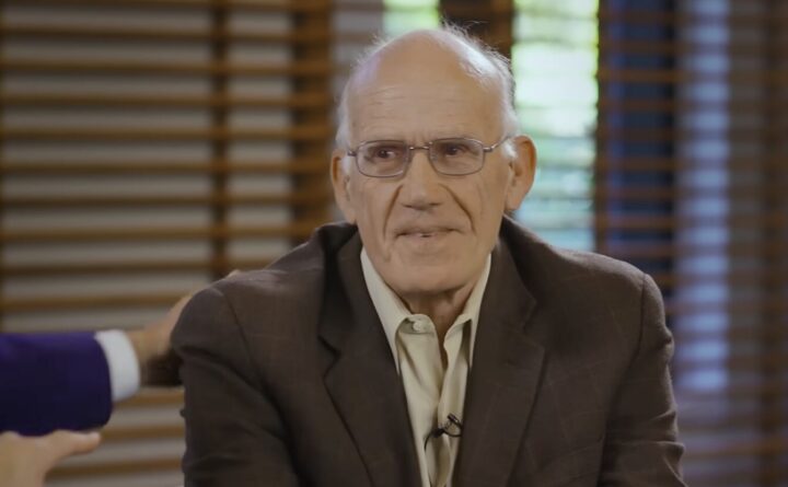 Vellykket kreftoperasjon for Victor Davis Hanson