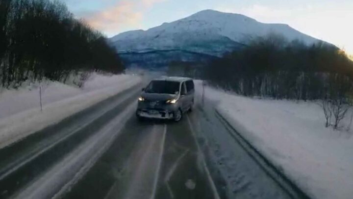 Se video: Her mister kineseren kontroll på norsk vinterføre – kastes ut av Norge&nbsp;(+)