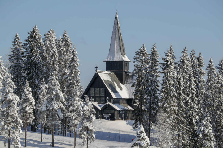 Hvert fjerde medlem av Den norske kirke tror ikke på Gud