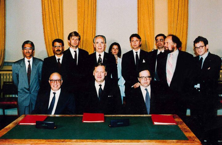 Sjokktall fra Oslo-prosessen avslører at Terje Rød-Larsen krevde dobbel minister&shy;lønn&nbsp;(+)