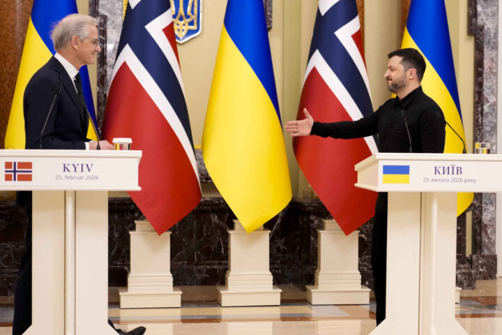 Norge inngår ny avtale med Ukraina om strategisk samarbeid