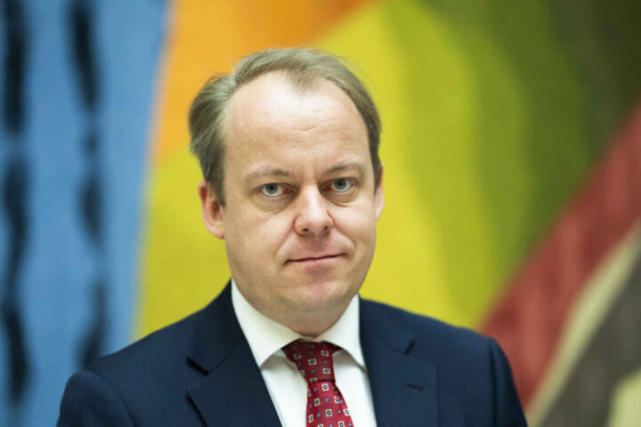 FrP krever full stopp i familie­gjenforening for enslige mindre­årige