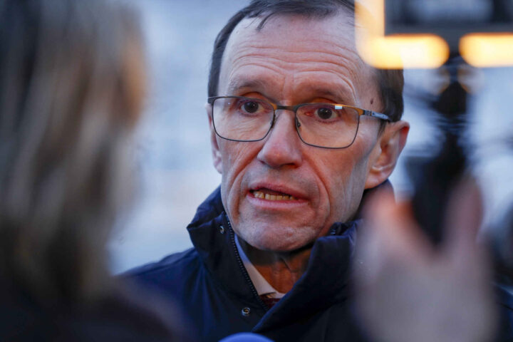 Utkast til svar på Kontroll- og konstitusjons&shy;komitéens 29 (ikke 30) spørsmål til utenriks&shy;ministeren