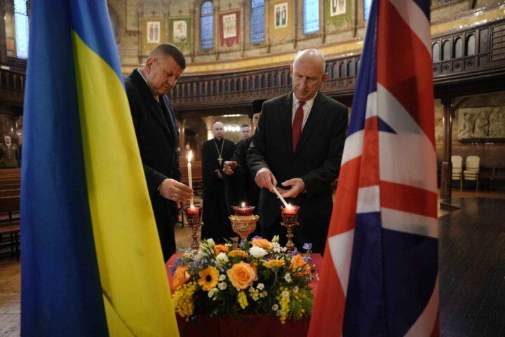 Healey: Jeg vil sende britiske tropper til Ukraina&nbsp;<span>(+)</span>