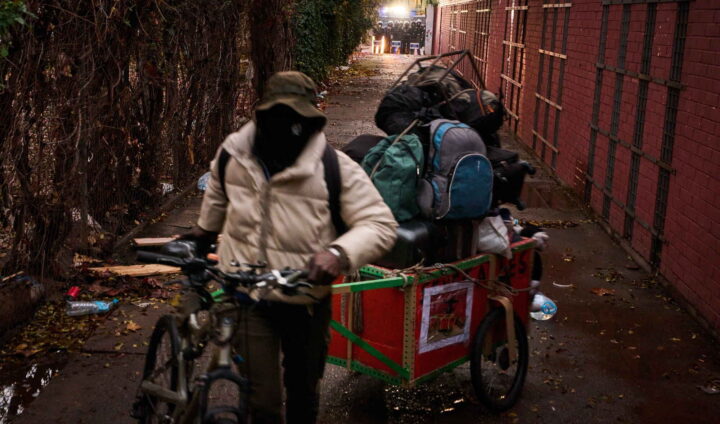 Mens Vesten går under&nbsp;(+)