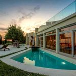 Rød-Larsen kjøpte nabo&shy;tomt i Hellas til «opp&shy;sikts&shy;vekkende høy pris»