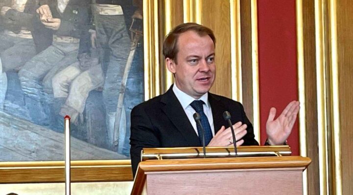 FrP mener at regjeringens forslag om utvisninger er for «soft»