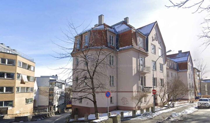 Politiet har sperret av et område nær synagogen i Oslo