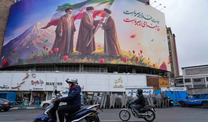 Hjertelig velkommen, Satan&nbsp;<span>(+)</span>