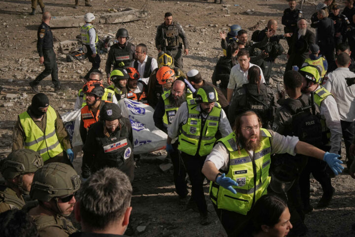 9 drept og 20 såret i iransk angrep på boligblokk i Israel