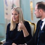 E-poster sår tvil om kronprinsessens forklaring i Epstein-saken