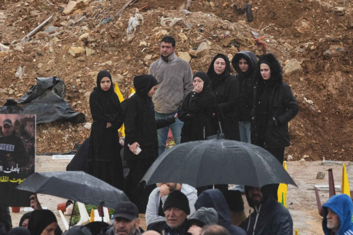 Israel kjemper på flere fronter, IDF er under hardt press og trenger for&shy;sterk&shy;ninger