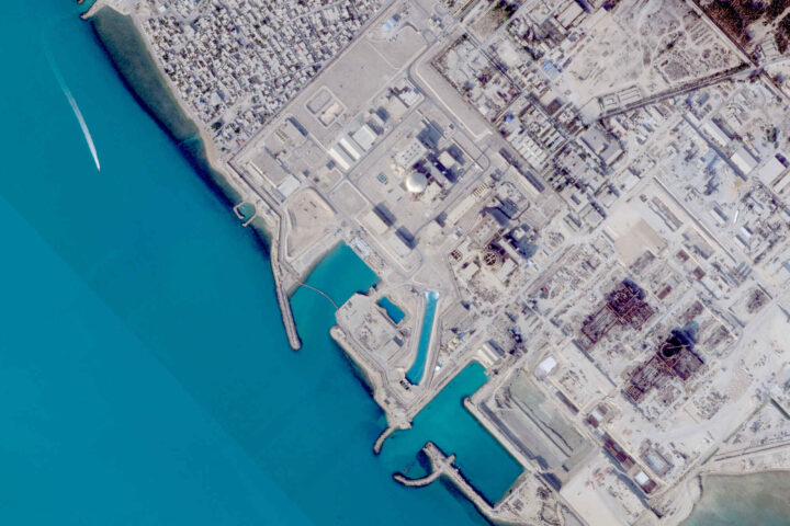 Trump gir Iran 48 timers frist: Åpne Hormuz&shy;stredet, ellers blir kraft&shy;verkene lagt i grus