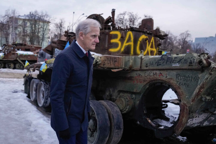 Tofrontskrigen&nbsp;<span>(+)</span>