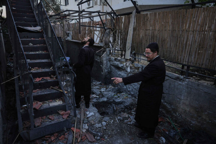 Iran truer Israel med angrep over hele verden hvis de rører ambassaden i Beirut