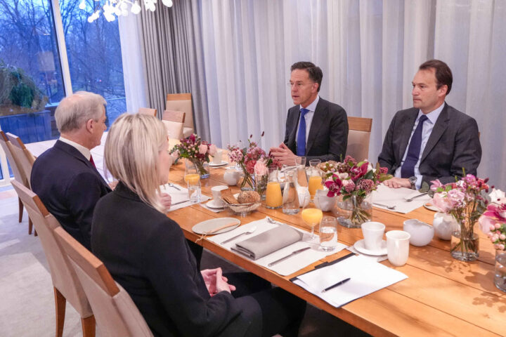 Kilder: Støres solospill provoserte Washington, Rutte måtte dra til Oslo&nbsp;<span>(+)</span>