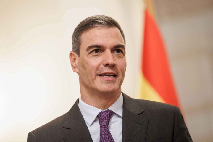 Iran klistrer bilder av Pedro Sánchez på missilene og takker for støtten – før de sender dem mot Israel