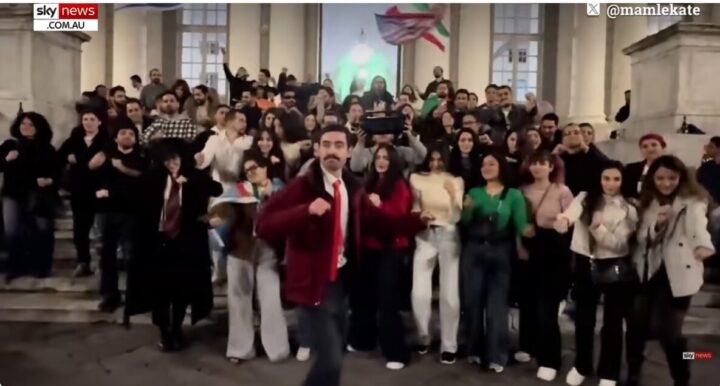 Persere danser Trump-dansen og håper hele regimet faller