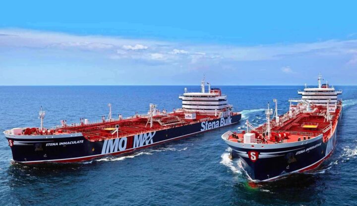 Svensk tankskip i tjeneste for amerikansk marine truffet av missiler