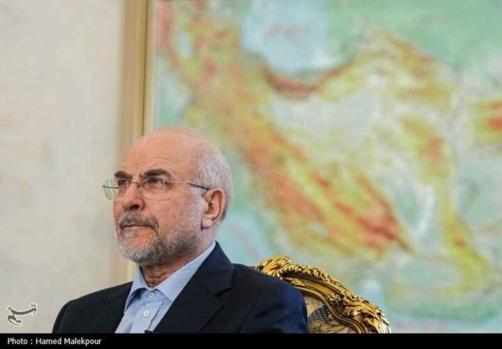 Iran vil holde Hormuzstredet stengt så lenge USAs blokade varer