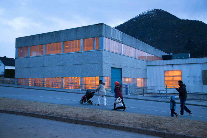 Innvandrere i arbeids­før alder mottar 74 prosent av utbetalt sosial­hjelp&nbsp;<span>(+)</span>