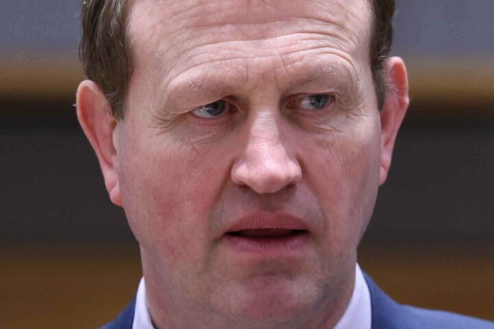 Massive protester i Irland: Lastebil&shy;sjåfører, bussjåfører og bønder lammer samfunnet