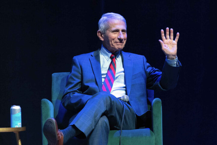 Rådgiver for Anthony Fauci tiltalt for å ha skjult covid-dokumenter