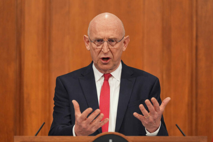 Forsvarsministeren bekrefter norsk-britisk tokt mot russiske ubåter: – Både avskrekking og forsvar