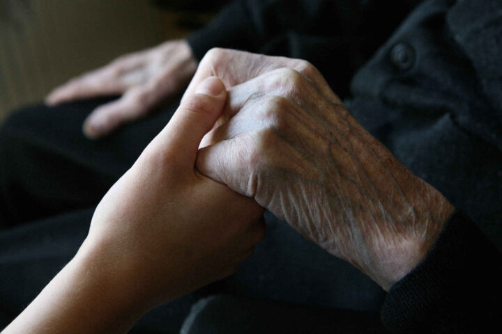 Lokalpolitikere i Norge retter blikket mot de unge mens FrP prioriterer eldreomsorg&nbsp;<span>(+)</span>