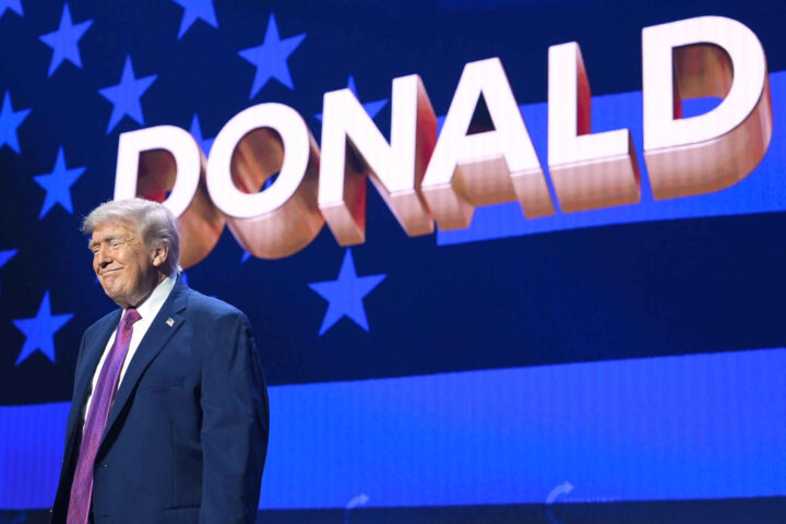 Trump: Vi skal hente uranet sammen med Iran