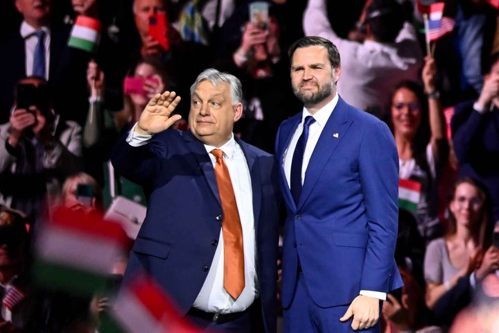 JD Vance på vennskaps&shy;besøk hos Orbán før valget