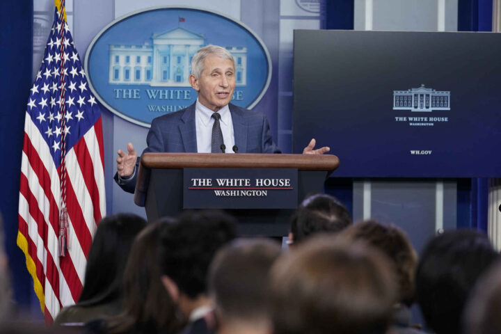 Presset på Anthony Fauci over covid øker&nbsp;<span>(+)</span>