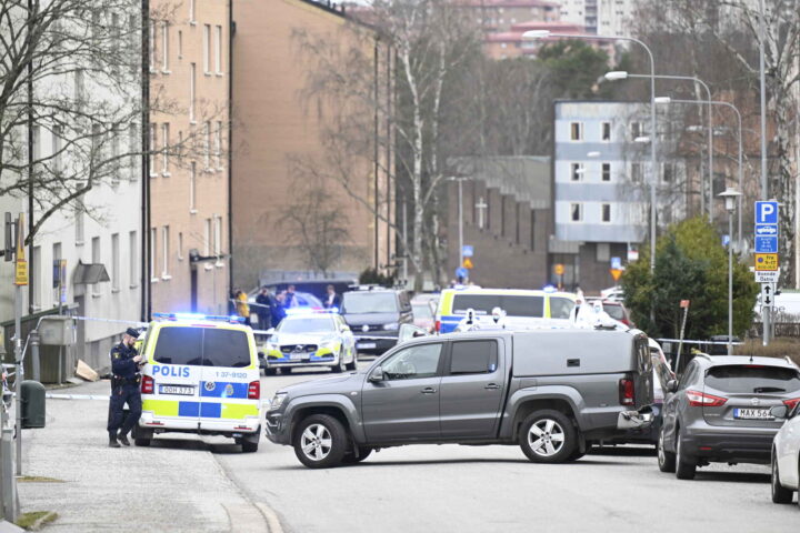 Södertälje: Mann skutt og drept på åpen gate midt i boligområde&nbsp;<span>(+)</span>