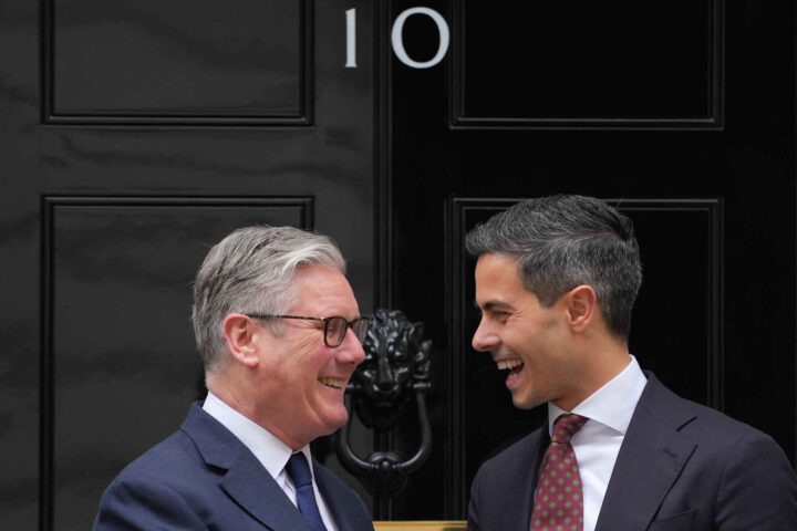 Starmer ofrer sine egne for å unnslippe øksa&nbsp;<span>(+)</span>