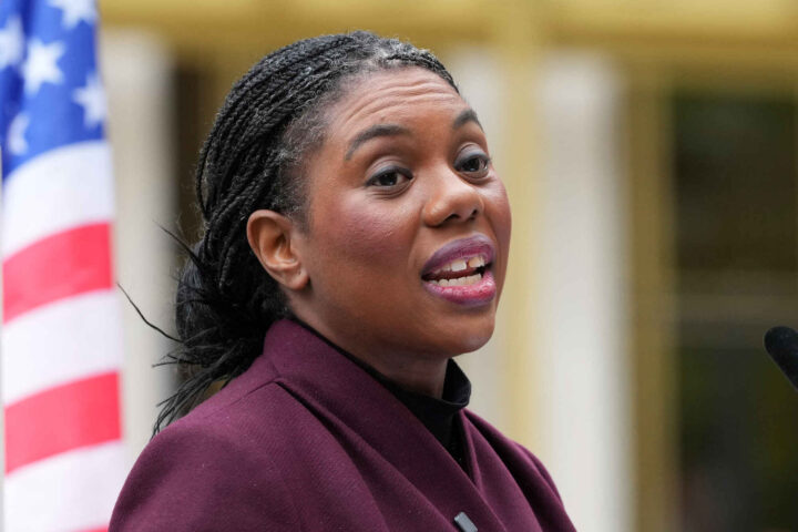 Badenoch ber Trump rydde opp etter å ha skapt kaos i Midtøsten&nbsp;<span>(+)</span>