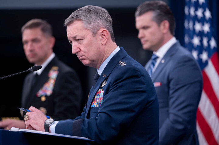 – Tiden for gratis&shy;passasjerer er over