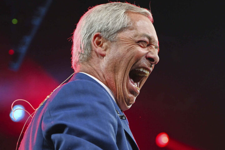 Nigel Farage: Huset mitt ble utsatt for en brannbombe&nbsp;<span>(+)</span>