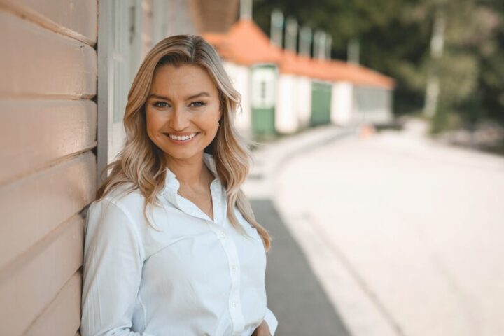 Ebba Busch forsvarer Agnes Wold, men stemte selv for å forby konverteringsterapi&nbsp;<span>(+)</span>