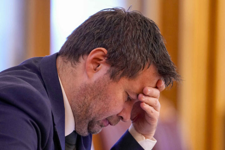 FrP valgte Ap, Sp er rasende